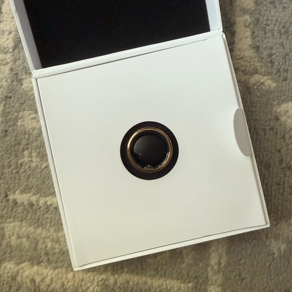 Oura Rose Gold Smart Ring size 7 - Picture 4 of 8